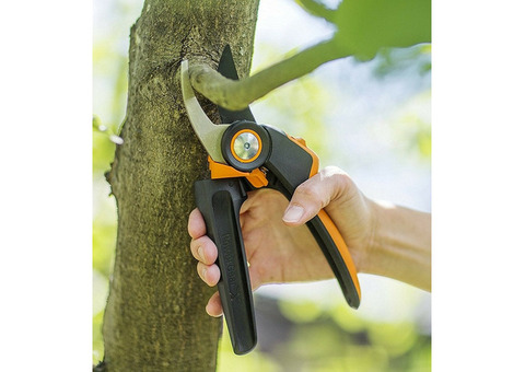 Секатор Fiskars PowerGear PX94 с силовым приводом