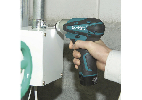 Дрель-шуруповерт аккумуляторная Makita DF330 DWE