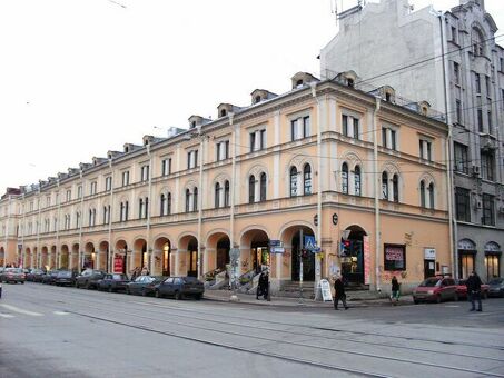 Двор Апраксина в Петербурге. апраксин двор товары оптом .