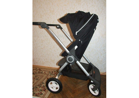 Продается прогулочная коляска Stokke