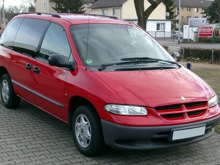 Chrysler Voyager: качественный прокат минивэнов - бронируйте прямо сейчас!